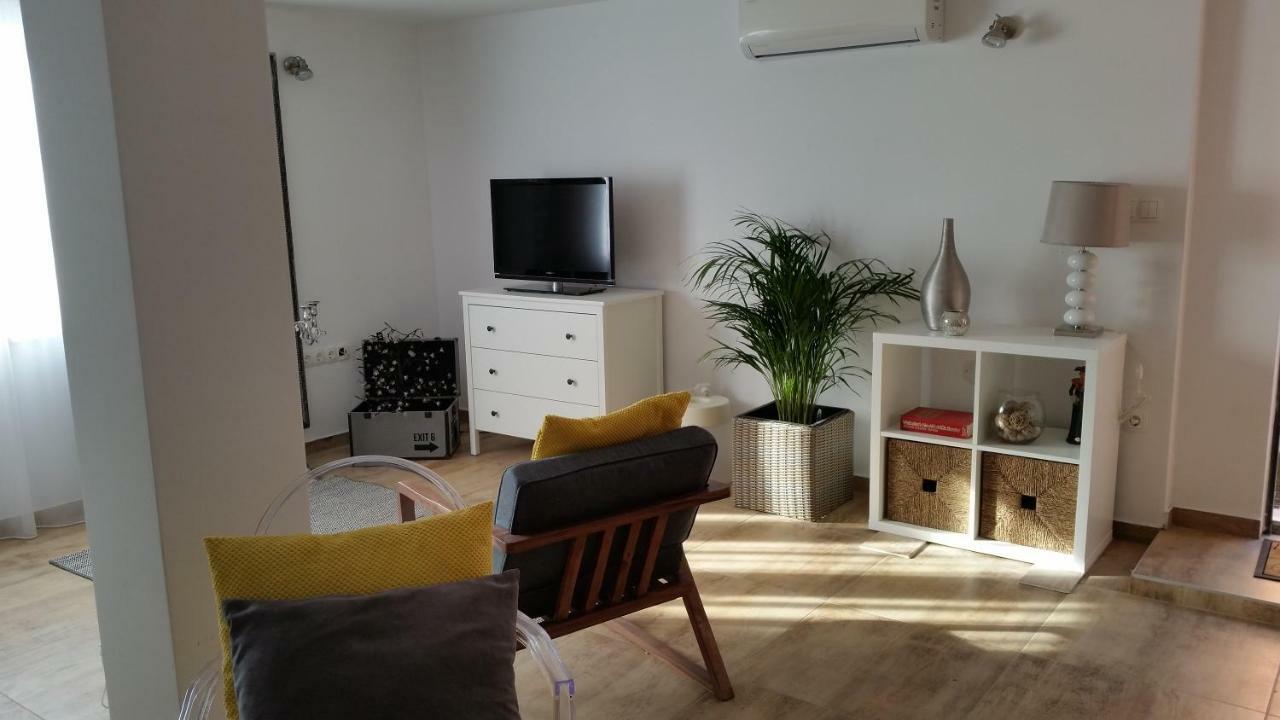 שיבניק Studio Apartman Providence מראה חיצוני תמונה