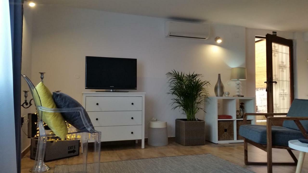 שיבניק Studio Apartman Providence מראה חיצוני תמונה