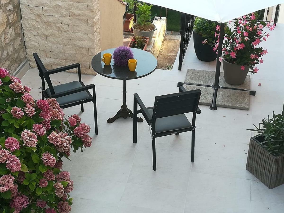שיבניק Studio Apartman Providence מראה חיצוני תמונה